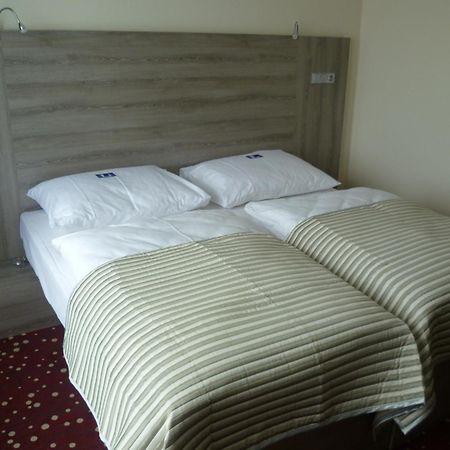 Stary Dvur Ea Hotel Kraskov מראה חיצוני תמונה