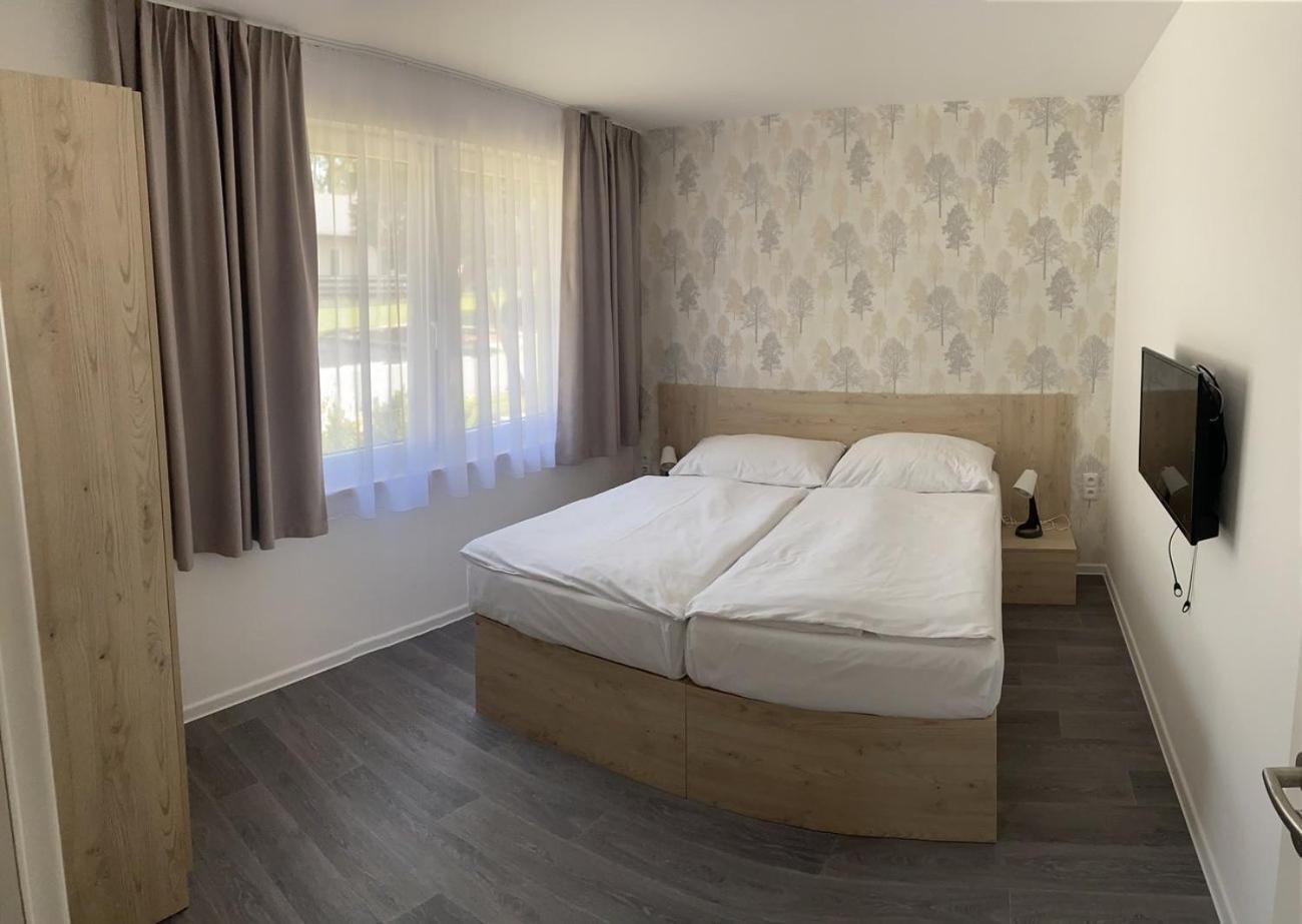 Stary Dvur Ea Hotel Kraskov מראה חיצוני תמונה