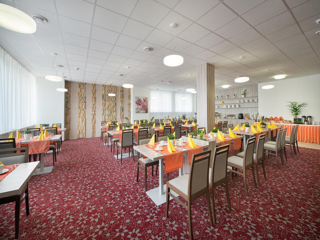 Stary Dvur Ea Hotel Kraskov מראה חיצוני תמונה